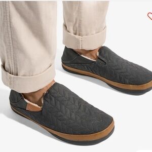 OluKai • Hanohano Waxed Canvas Slippers Size 10